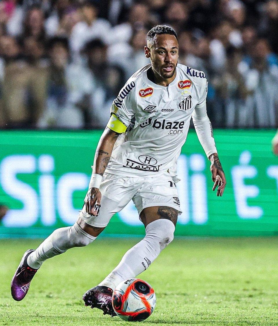 开云体育最新网址内马尔连续二十场比赛得分超过险胜，美国队不断突破！全场沸腾不已的简单介绍